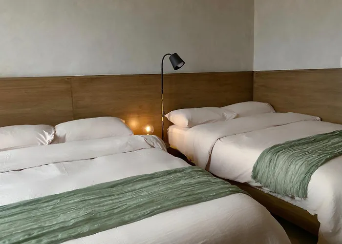 Seaview Connecting-studios In - Comfortable For Up To 8 People * Cebu