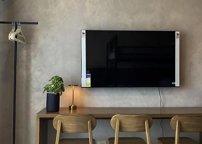 Seaview Connecting-studios In - Comfortable For Up To 8 People * Cebu